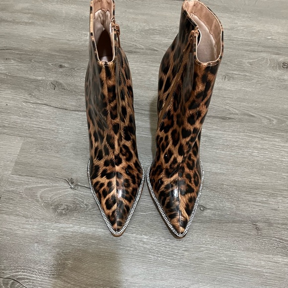 Animal print patent leather bootie with rhinestone - Picture 3 of 3